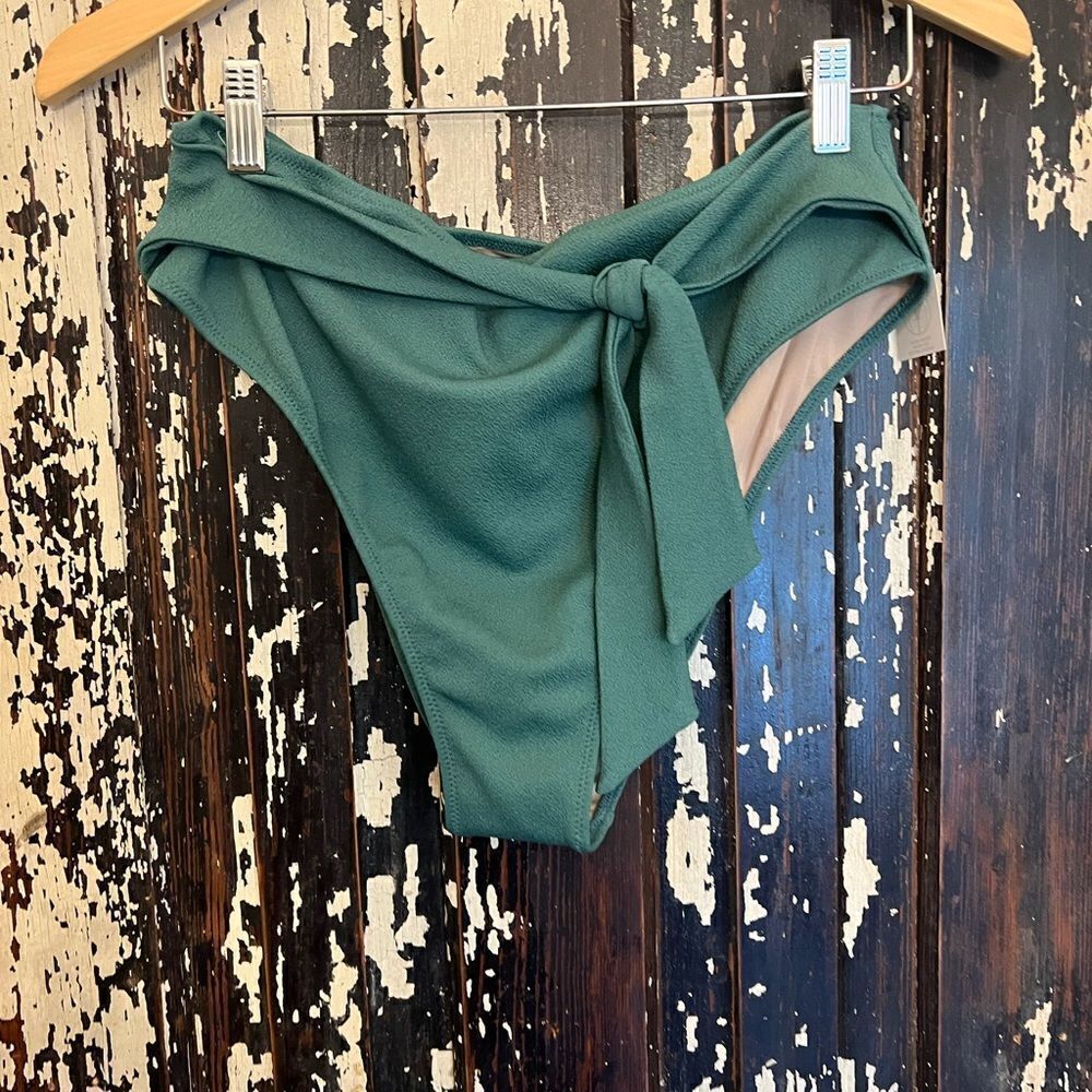 Women’s NWT High Waist, High Leg Shade & Shore Bikini tie Bottom. Size L